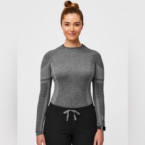 Women’s Graphite Salta Performance Underscrub. Medium.